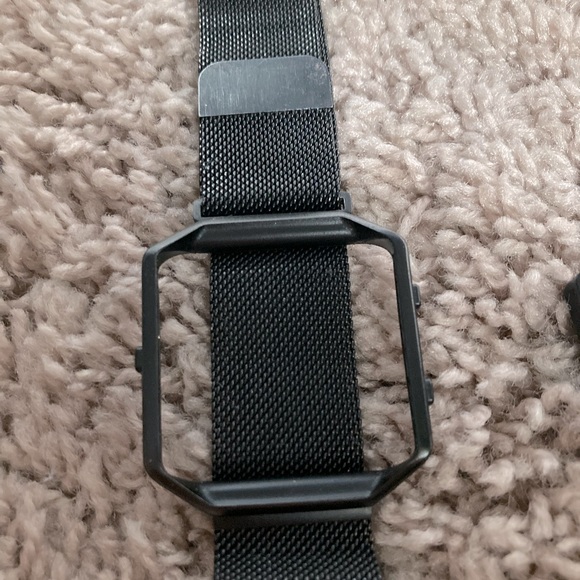 Fit Bit Blaze - compatible with iPhone and other brand. - Picture 4 of 5